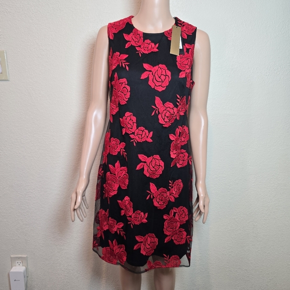 Donna Karan Black & Embroidered Red Roses Dress Size 4 NWT - Picture 2 of 15